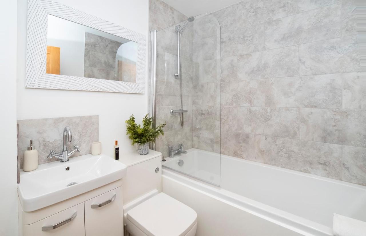 Livingstone Street Apartments With Free Parking Йорк Екстер'єр фото